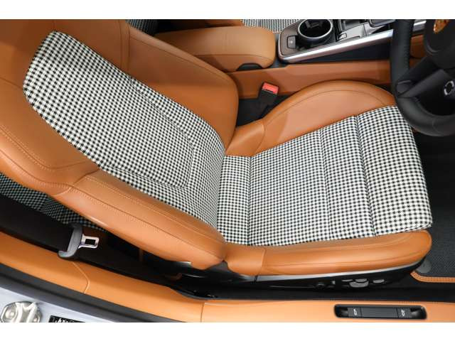 �璹�i�q���̏㎿�Ȑ��n���̗p�B�ו��܂ł���������f�U�C���Ǝ������A�N���V�b�N�Ȏ�Ɛ������ꂽ�ԓ���Ԃ����o���A�D��ȃh���C�u���ʂ�܂��B