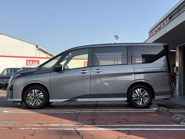 セレナ2.0 ハイウェイスター V マルチベッド