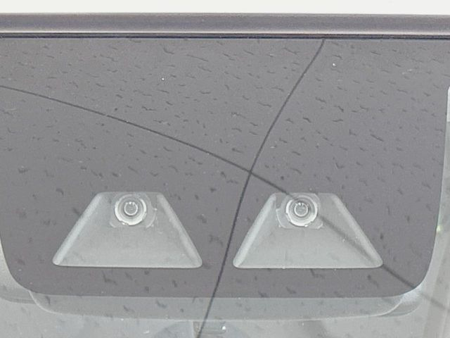 �y�X�}�[�g�A�V�X�g�z���s���ɑO���̎ԗ�����F�����A�Փ˂������Ȏ��͌x��ƃu���[�L�ŏՓˉ���Ɣ�Q�y�����A�V�X�g�B�����S�Ƀh���C�u�����y���݂��������܂��B