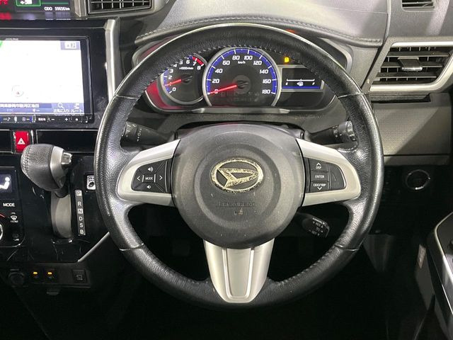 �y�N���[�Y�R���g���[���z�������H�����N���N���s�B�A�N�Z���𗣂��Ă���葬�x�ő��s���ł��A�������^�]���̕��S���y��!�����E�������ȒP�ȃX�C�b�`����Œ����ł��܂��B