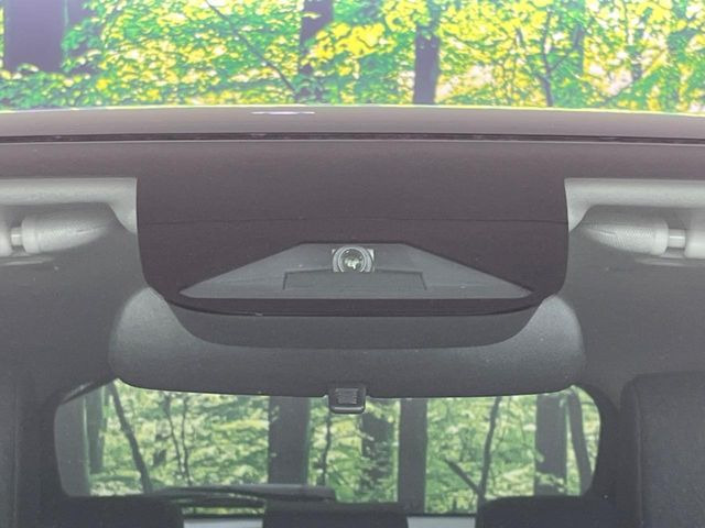 �y�z���_�Z���V���O�z���s���ɑO���̎ԗ�����F�����A�Փ˂������Ȏ��͌x��ƃu���[�L�ŏՓˉ���Ɣ�Q�y�����A�V�X�g�B�����S�Ƀh���C�u�����y���݂��������܂��B