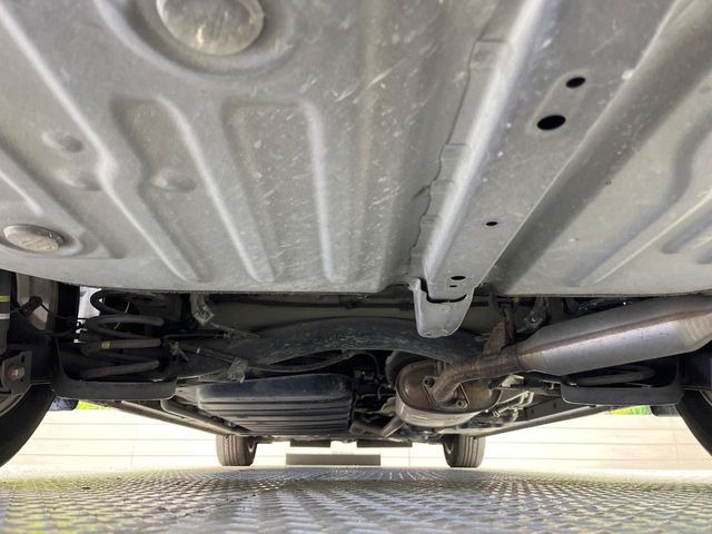 ��D�]�𒸂��Ă���܂��{�f�B�̒e�X�v���b�V���R�[�g���D�]��t���B�ʏ�̃K���X�R�[�g�ƈقȂ�A�ϋv�N��6�N�̖��@���K���X�R�[�e�B���O���A�{�f�B���L���C�ȏ�Ԃɕۂ��Ă���܂��B