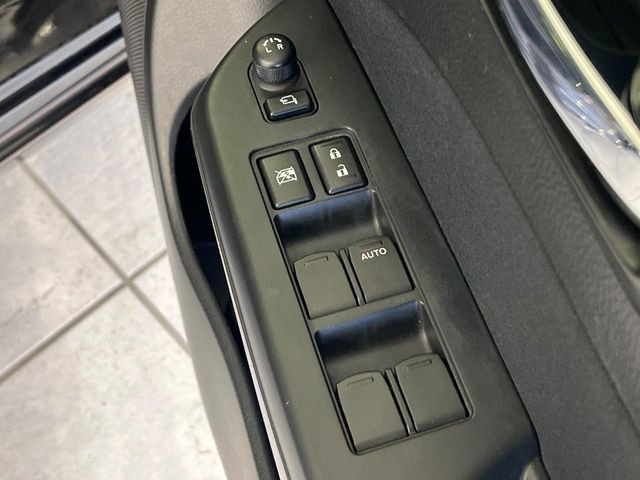 �y�d���i�[�~���[�z�T�C�h�~���[�͓d���i�[���ƂȂ��Ă���A�������ԏ�ł��L�Y�������X�N��}�����܂��B