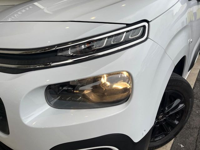 ���w�b�h���C�g:�w�b�h���C�g�͉��΂݂����Ȃ��A�Y��ȏ�Ԃ�ۂ��Ă���܂��B���΂ݖh�~�̃����Y�R�[�e�B���O�̎{�H���\�ł������܂��B