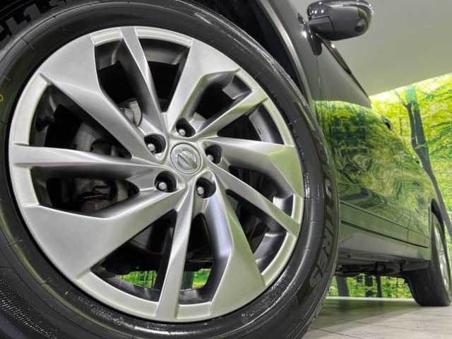 �y�O���[�h��p����18�C���`�A���~�z�C�[���z�f�U�C�����̍��������A���~�z�C�[���𑕒����Ă���܂��B�e��ЊO�A���~�z�C�[����A�X�^�b�h���X�^�C�����戵�����Ă���܂��B���񂲑��k����������