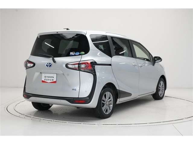 シエンタハイブリッド 1.5 G クエロ