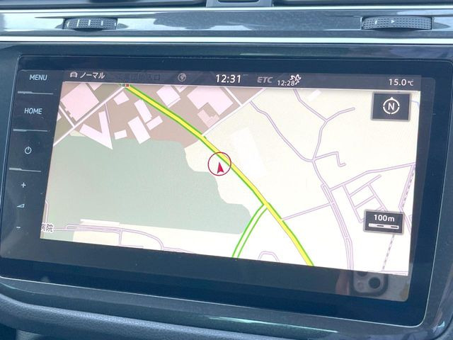 ��VW�����i�r:��̊��̂���i�r�́A����������ԓ������o���Ă���܂��BBluetooth�Đ��ȂǃI�[�f�B�I�@�\���[�����Ă���܂��̂ŁA�^�]�����y���߂܂���