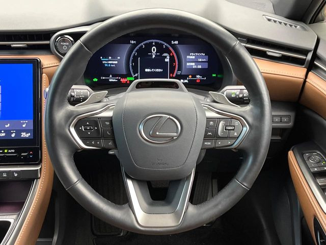 �y�����v�����X�e�A�����O�z�㎿�Ȋv���g�p���邱�ƂŁA��ɂ����������݂ƂĂ��^�]���₷���n���h���ł���