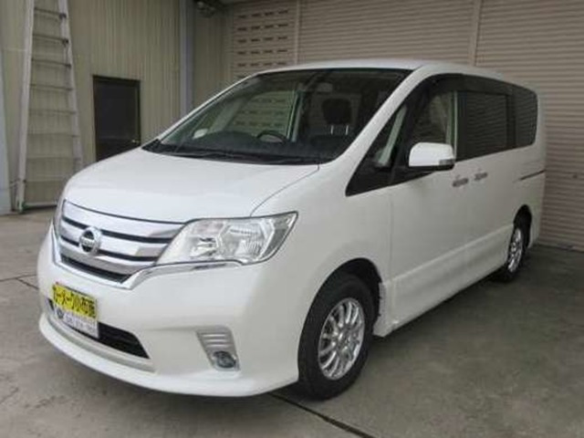 セレナ2.0 ハイウェイスター 4WD