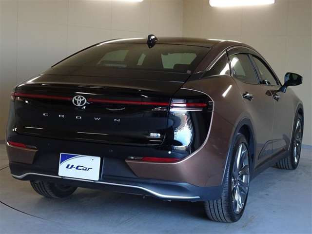 クラウンクロスオーバー2.5 G アドバンスト レザー パッケージ E-Four 4WD