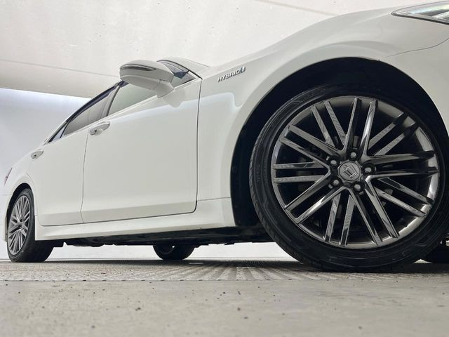 �y�����I�v�V����18�C���`�A���~�z�C�[���z�����I�v�V�����z�C�[���𑕒��B���s���\�̌���ɉ����A�O�ς����X�^�C���b�V���ɂȂ��Ă��܂��B