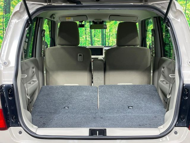 ���i�̂���������ʋ΁A���}���ɏ\���ȉ׎��X�y�[�X���m�ۂ��Ă���܂��B�Z�J���h�V�[�g��|���ƁA�傫�ȉו��̐ύڂ��\�ł���