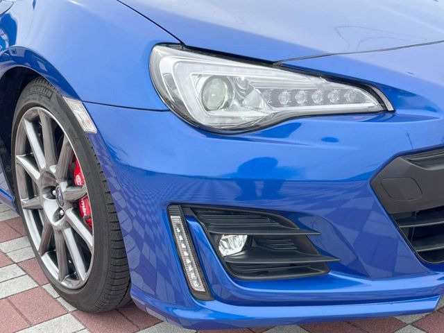 �yLED�w�b�h���C�g&�t�H�O�z���V����ԑ��s�����ǍD�Ȏ��E���m�ۂ����S���ĉ^�]�ł��鍂�P�xLED�w�b�h���C�g�𑕔�!�_�����x�������A����d�͂��}�����Ă��܂��B