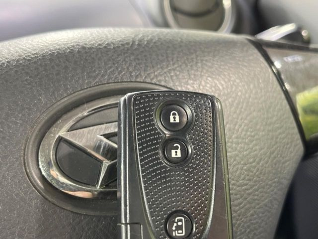 �y�L�[�t���[�V�X�e���z�J�o����|�P�b�g�ɓ��ꂽ�܂܂ł��h�A�̎{���E�������\�ȃX�}�[�g�L�[�𑕔��B�G���W���̃I���E�I�t�����J�M�����o���K�v����������Ƃ��Ă��֗��ł���