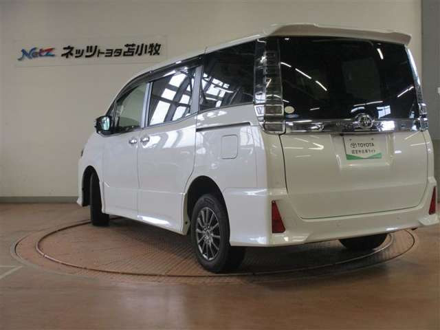 ヴォクシー2.0 ZS 煌III 4WD