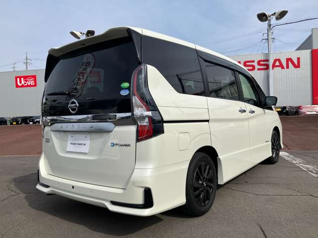 セレナ1.2 e-POWER ハイウェイスターV アーバンクロム