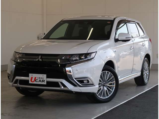 アウトランダーPHEV2.4 G プレミアムパッケージ 4WD