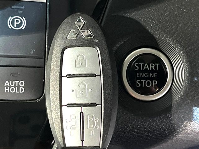 �y�I�y���[�V�����L�[�z�J�o����|�P�b�g�ɓ��ꂽ�܂܂ł��h�A�̎{���E�������\�ȃX�}�[�g�L�[�𑕔��B�G���W���̃I���E�I�t�����J�M�����o���K�v����������Ƃ��Ă��֗��ł���