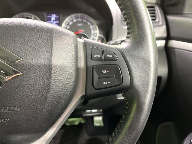 �y�N���[�Y�R���g���[���z�������H�����N���N���s�B�A�N�Z���𗣂��Ă���葬�x�ő��s���ł��A�������^�]���̕��S���y��!�����E�������ȒP�ȃX�C�b�`����Œ����ł��܂��B