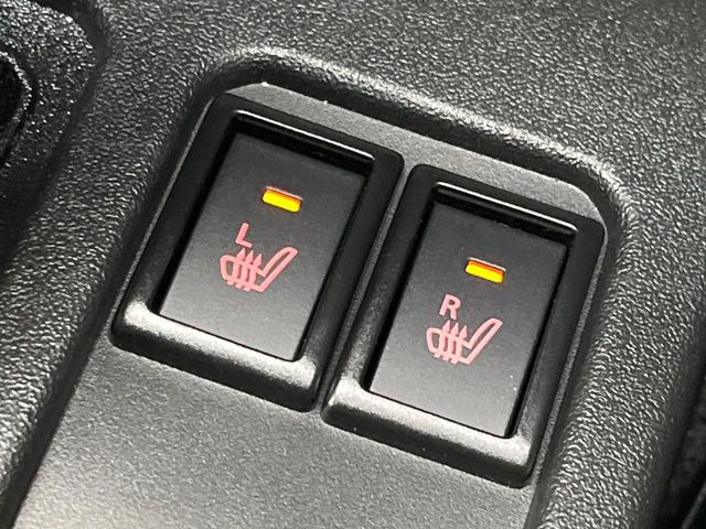 【シートヒーター】寒い日に重宝するシートヒーター!エアコンより早く温まってくれるので寒がりの人も安心ですね♪エアコンの温風は乾燥するから苦手、という方にもをおすすめです。