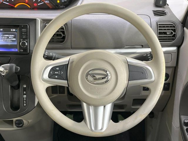 ステアリングも使用感が少なく、きれいな状態となっております♪