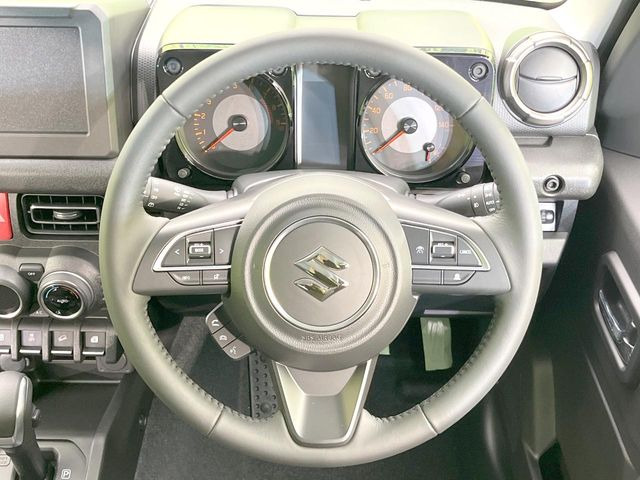 �y�����v�����X�e�A�����O�z�㎿�Ȋv���g�p���邱�ƂŁA��ɂ����������݂ƂĂ��^�]���₷���n���h���ł���