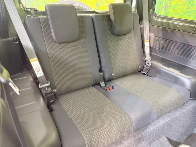 ���i���ȃI���W�i���t���A�}�b�g���I�v�V�����ɂĂ��p�ӂ��Ă���܂��B���D���ȃf�U�C����J���[�����Ԃɍ��킹�đI��ł����������Ƃ��ł��܂���