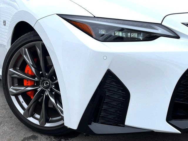 【三眼LEDヘッドライト】スタイリッシュな見た目の三眼LEDヘッドライトを装備♪スタイルだけでなく、夜間の走行も視界良好で安心してお乗りいただけます。