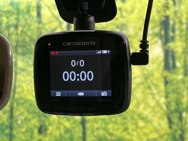 �y�h���C�u���R�[�_�[�z�h���C�u���R�[�_�[����!���s���͂������A������^�]�⎖�̂ɑ��������ہA�f���ŋL�^���A����̃��X�N�ɔ����܂��B���L�^�pSD�J�[�h�͂��q�l�����g�ł��������������K�v������܂��B