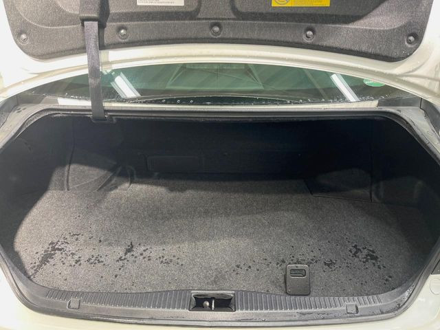 ���i�̂���������ʋ΁A���}���ɏ\���ȉ׎��X�y�[�X���m�ۂ��Ă���܂��B