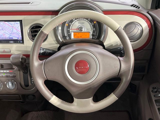 �y�����v�����X�e�A�����O�z�㎿�Ȋv���g�p���邱�ƂŁA��ɂ����������݂ƂĂ��^�]���₷���n���h���ł���