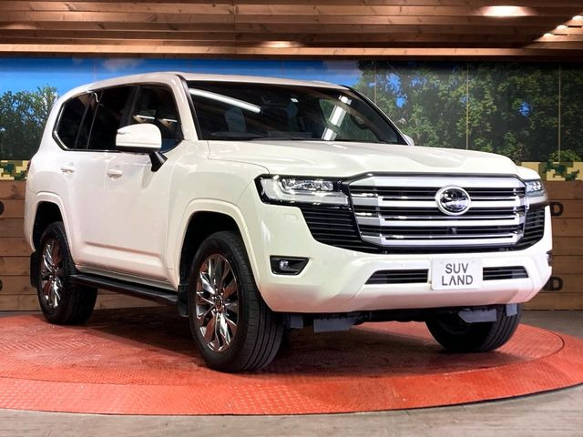 高透明度のガラス皮膜で撥水はもちろん、上質なツヤ・光沢を実現。紫外線や酸性雨から大切な愛車を保護し、色あせ・劣化を防止。「弾スプラッシュコート」、「弾プリミッサコート」からお選びいただけます。