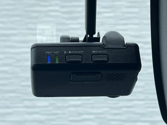 �y�h���C�u���R�[�_�[�z�h���C�u���R�[�_�[����!���s���͂������A������^�]�⎖�̂ɑ��������ہA�f���ŋL�^���A����̃��X�N�ɔ����܂��B���L�^�pSD�J�[�h�͂��q�l�����g�ł��������������K�v������܂��B