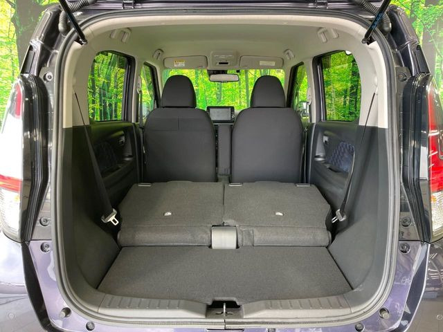 ���i�̂���������ʋ΁A���}���ɏ\���ȉ׎��X�y�[�X���m�ۂ��Ă���܂��B�Z�J���h�V�[�g��|���ƁA�傫�ȉו��̐ύڂ��\�ł���