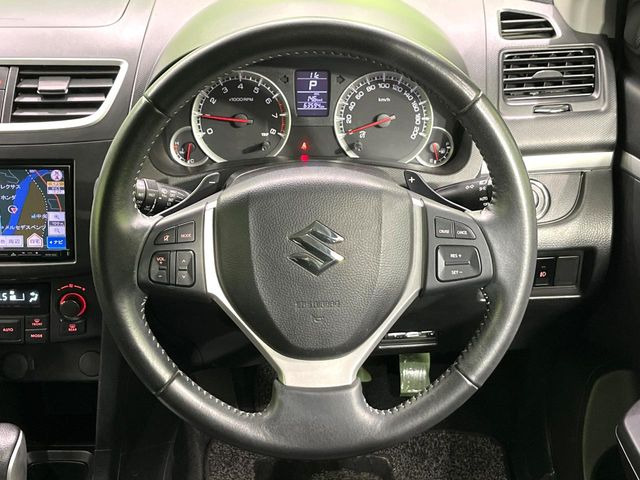 �y�X�e�A�����O�X�C�b�`�z�^�]���A�O������ڐ������炷���ƂȂ��A�I�[�f�B�I���̑��삪�\�ȕ֗��@�\!���S&���K�ȃh���C�u�����o���Ă���܂���