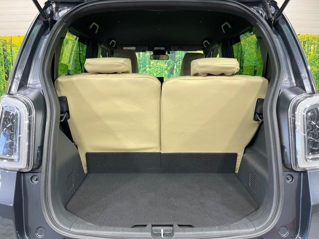 ���i�̂���������ʋ΁A���}���ɏ\���ȉ׎��X�y�[�X���m�ۂ��Ă���܂��B�Z�J���h�V�[�g��|���ƁA�傫�ȉו��̐ύڂ��\�ł���