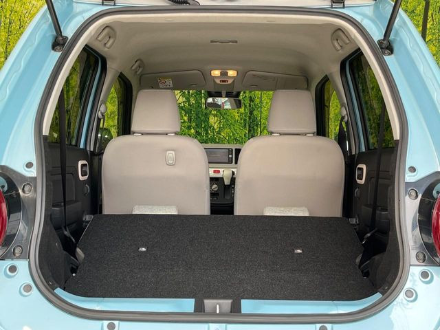 ���i�̂���������ʋ΁A���}���ɏ\���ȉ׎��X�y�[�X���m�ۂ��Ă���܂��B�Z�J���h�V�[�g��|���ƁA�傫�ȉו��̐ύڂ��\�ł���