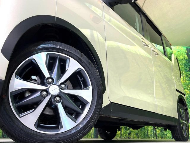 �y����15�C���`�A���~�z�C�[���z�O�ςɃ}�b�`���������A���~�z�C�[���𑕒����Ă���܂��B�e��ЊO�A���~�z�C�[����A�X�^�b�h���X�^�C�����戵�����Ă���܂��B���񂲑��k����������