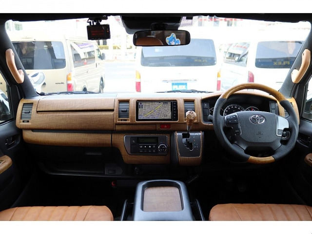 ハイエースバン