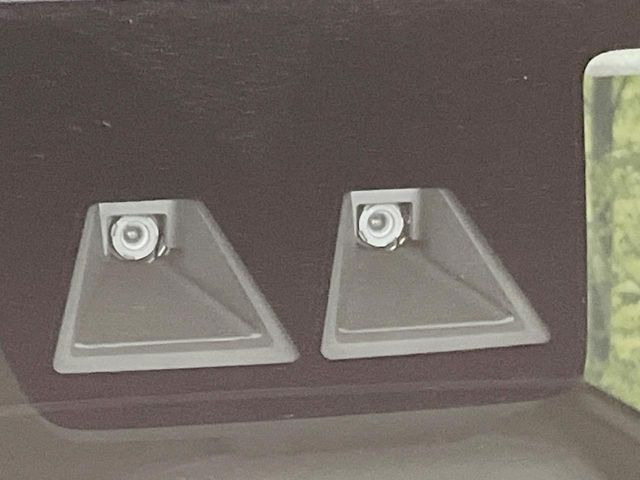 【スマートアシスト】走行中に前方の車両等を認識し、衝突しそうな時は警報とブレーキで衝突回避と被害軽減をアシスト。より安全にドライブをお楽しみいただけます。