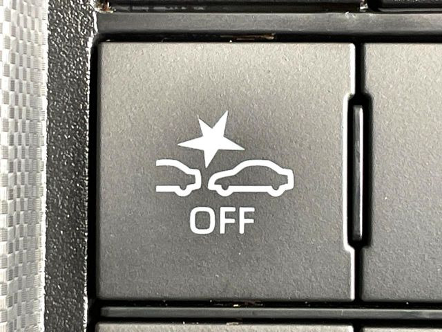 �y�X�}�[�g�A�V�X�g�z���s���ɑO���̎ԗ�����F�����A�Փ˂������Ȏ��͌x��ƃu���[�L�ŏՓˉ���Ɣ�Q�y�����A�V�X�g�B�����S�Ƀh���C�u�����y���݂��������܂��B