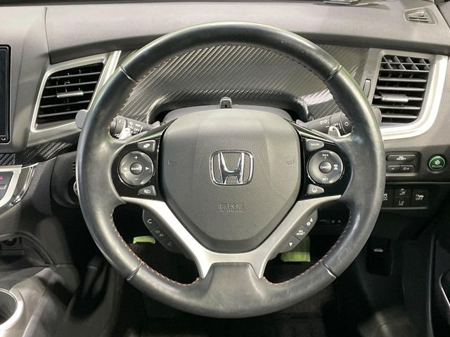 �y�����v�����X�e�A�����O�z�㎿�Ȋv���g�p���邱�ƂŁA��ɂ����������݂ƂĂ��^�]���₷���n���h���ł���