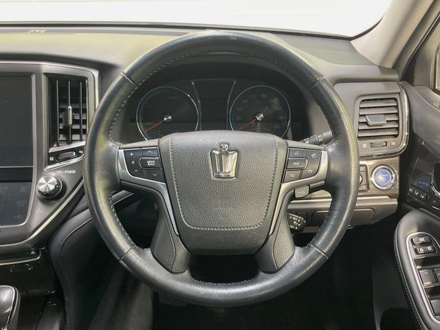 �y�����v�����X�e�A�����O�z�㎿�Ȋv���g�p���邱�ƂŁA��ɂ����������݂ƂĂ��^�]���₷���n���h���ł���