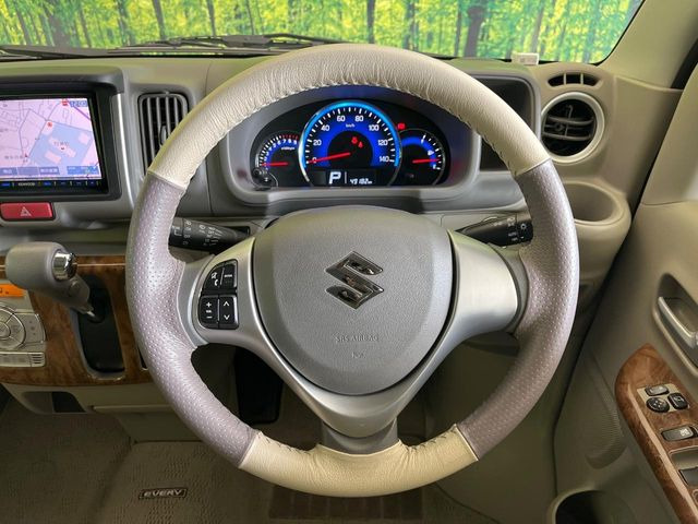 �y�����v�����X�e�A�����O�z�㎿�Ȋv���g�p���邱�ƂŁA��ɂ����������݂ƂĂ��^�]���₷���n���h���ł���