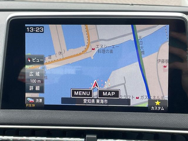 �������i�r:��̊��̂���i�r�́A����������ԓ������o���Ă���܂��BBluetooth�Đ��ȂǃI�[�f�B�I�@�\���[�����Ă���܂��̂ŁA�^�]�����y���߂܂���