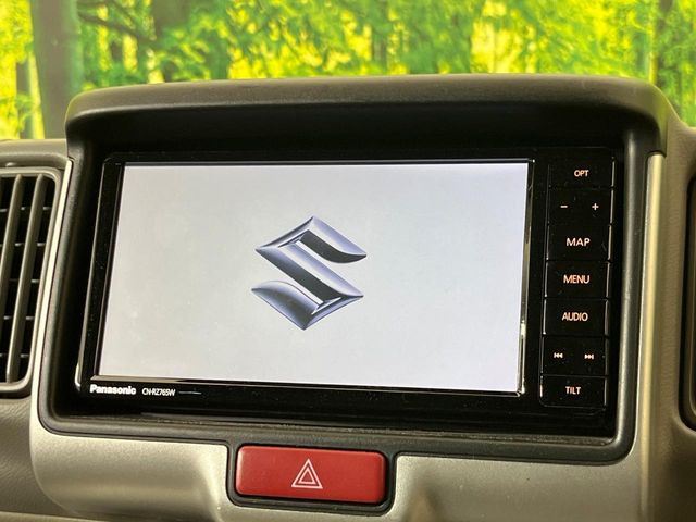 �y�����i�r�z�l�C�̏����i�r�𑕔����Ă���܂��B�i�r�̎g���₷���͂������A�I�[�f�B�I�@�\���[��!�L�����v�◷�s�͂������A�ʋ΂┃�����ȂǕ��i�̃h���C�u���y�����Ȃ�͂���