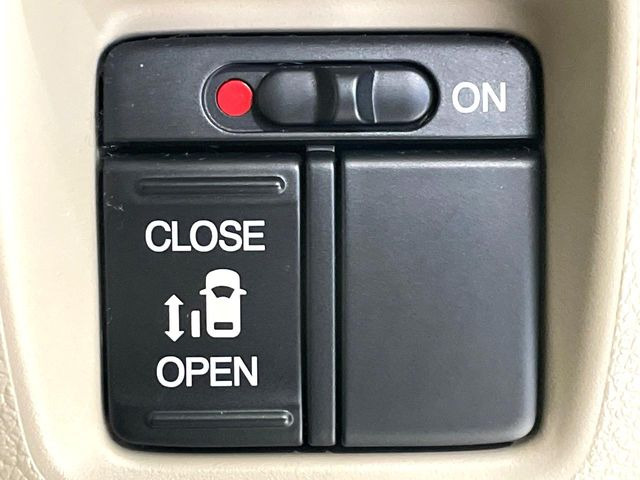 �y�p���[�X���C�h�h�A�z�X�}�[�g�L�[��^�]�Ȃ̃X�C�b�`�ŃX���C�h�h�A�̊J���\���d��������͂����ăh�A���J����K�v�������A���������q�l�ł��A�d���ו��������Ă��鎞�����N�ɊJ���߂ł��܂���