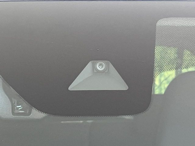 �y�C���e���W�F���g�G�}�[�W�F���V�[�u���[�L�z�t�����g�J�����őO���̎ԗ�����s�҂����m�B�Փ˂������Ȏ��͏Փ˔�Q�y���u���[�L���쓮�A�Փˉ�����T�|�[�g�B�����S�Ƀh���C�u�����y���݂��������܂��B