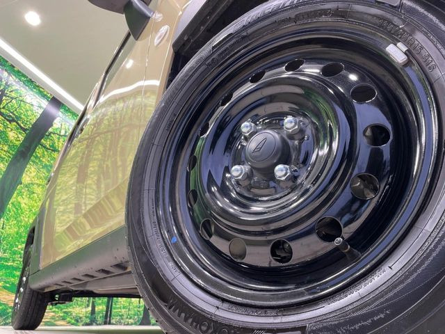 �y����15�C���`�A���~�z�C�[���z�O�ςɃ}�b�`���������A���~�z�C�[���𑕒����Ă���܂��B�e��ЊO�A���~�z�C�[����A�X�^�b�h���X�^�C�����戵�����Ă���܂��B���񂲑��k����������