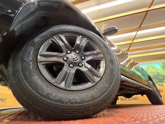 �y����17�C���`�A���~�z�C�[���z�O�ςɃ}�b�`���������A���~�z�C�[���𑕒����Ă���܂��B�e��ЊO�A���~�z�C�[����A�X�^�b�h���X�^�C�����戵�����Ă���܂��B���񂲑��k����������